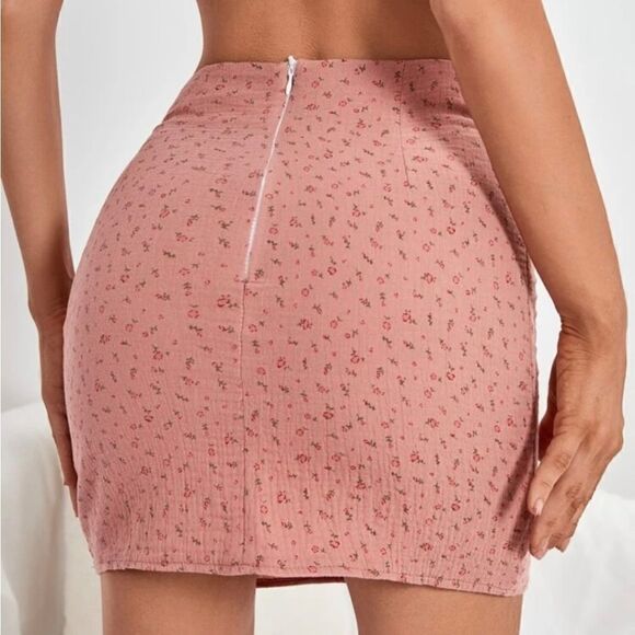 Dusty pink skirt NWOT - Picture 2 of 4